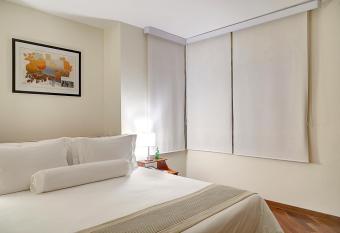 Etoile Hotels Jardins has rooms with a private hot tub