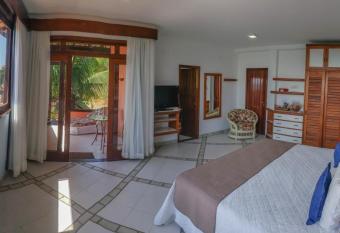 Colonna Galapagos Boutique Hotel has rooms with a private hot tub