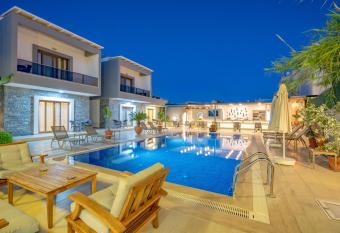 Maye Residence has Balcony rooms