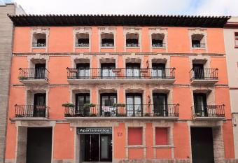 Casa Palacio de los Sitios allows 18 year olds to book a room