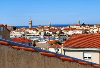 Apartments Mari  i   Banjol has Balcony rooms