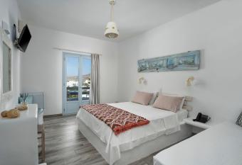 Hotel Iris has Balcony rooms