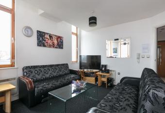 City Centre Apartment With Panoramic View allows 18 year olds to book a room