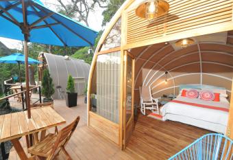 Hotel Casa Ambrosia has Balcony rooms