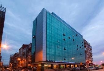 Hotel Pr  ncipe de Asturias allows 18 year olds to book a room