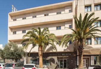 Hotel El Mes  n allows 18 year olds to book a room