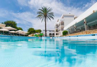 Apartamentos Cala d Or Playa has Balcony rooms