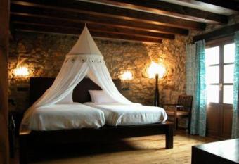 Kuko Hotel - Adults Only allows 18 year olds to book a room