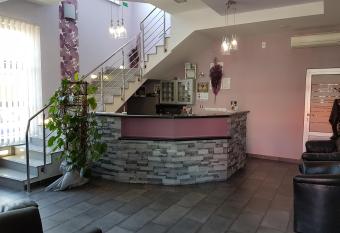 Hostel Kristal has Smoking rooms