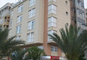 Hostal Madruga allows 18 year olds to book a room