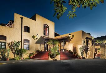 Hotel Rural Finca Salamanca allows 18 year olds to book a room