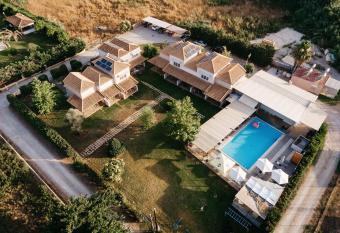 Alea Villas has Balcony rooms