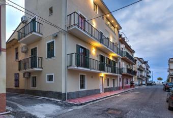 Residenza Andrea e Benedetta has Balcony rooms