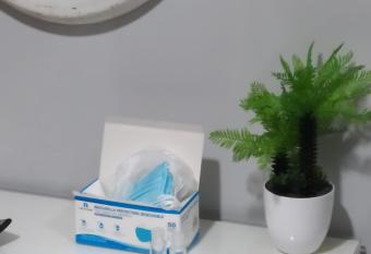 Macflats Valencia Puerto has rooms with a private hot tub