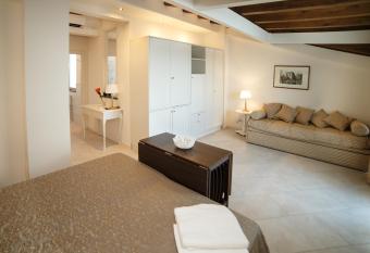 Marina di Savoca has Balcony rooms