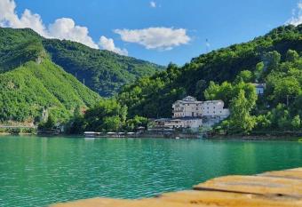 Pansion Asim has Balcony rooms