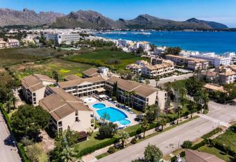 Aparthotel Bahia Pollensa allows 18 year olds to book a room