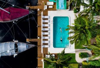 Villa Venezia allows 18 year olds to book a room