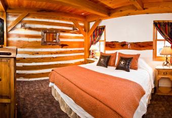 Gruene Cottages has Balcony rooms