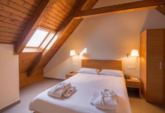 Apartaments Trainera has Balcony rooms