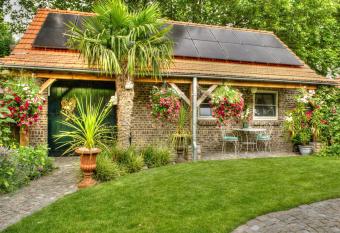 Bed and Breakfast Piekoo Belloo has Balcony rooms