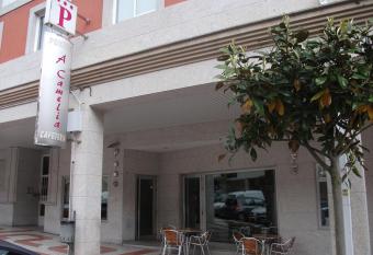 Hostal A Camelia allows 18 year olds to book a room