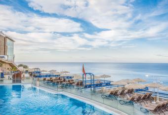 Club Cala Blanca allows 18 year olds to book a room