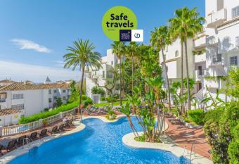 Royal Oasis Club at Pueblo Quinta allows 18 year olds to book a room