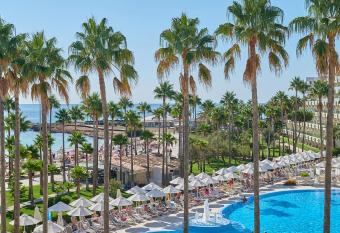 Hipotels Mediterraneo Hotel - Adults Only allows 18 year olds to book a room