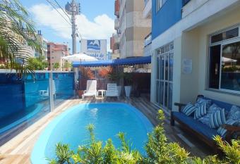 Residencial Praia Mar allows 18 year olds to book a room