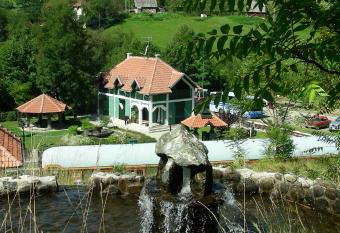 Planinska ku  a has Balcony rooms