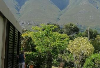 Aanhuizen Guest House has Balcony rooms