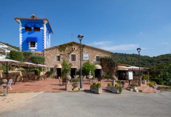 Mas Torrellas has Balcony rooms