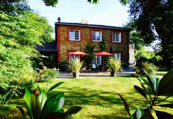 Bed & Breakfast La Clepsydre has Balcony rooms