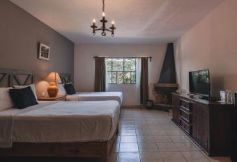 Hotel Casa Santamar  a allows 18 year olds to book a room