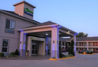 Catoosa Inn & Suites has Balcony rooms