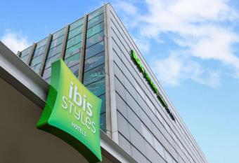ibis Styles Amsterdam Airport allows 18 year olds to book a room