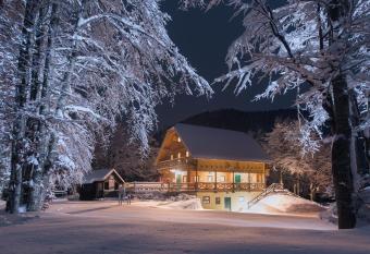 Brunarica has Balcony rooms