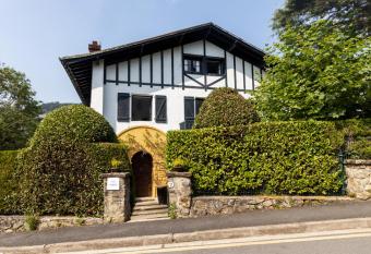 Arbos House allows 18 year olds to book a room