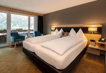 Hotel Restaurant Alpina has Balcony rooms