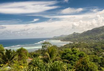 Villa Kayola - Self Catering allows 18 year olds to book a room