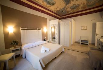 Hotel Gargallo has Balcony rooms