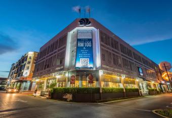 Samudra Hotel Kuching allows 18 year olds to book a room