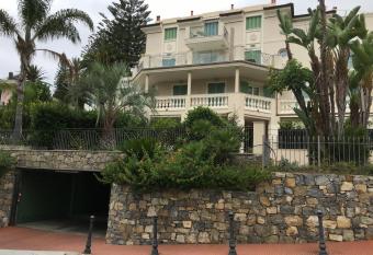 Villa Emma has Balcony rooms