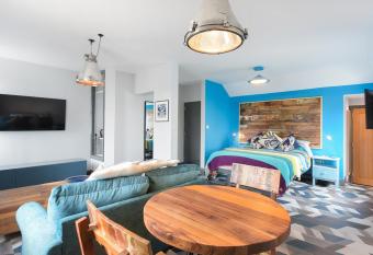 Farne Island Bed and Breakfast allows 18 year olds to book a room
