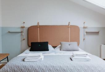 HEI15 allows 18 year olds to book a room