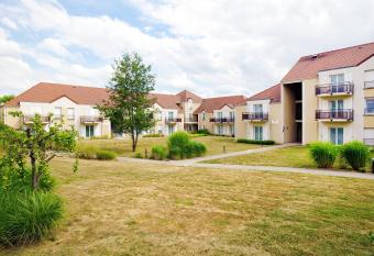 Zenitude H  tel R  sidences Roissy Village has Balcony rooms