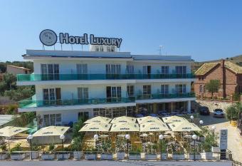 Hotel Luxury allows 18 year olds to book a room