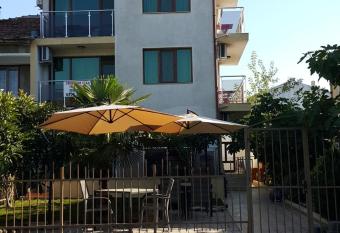 Guest house Beglik Tash has Balcony rooms