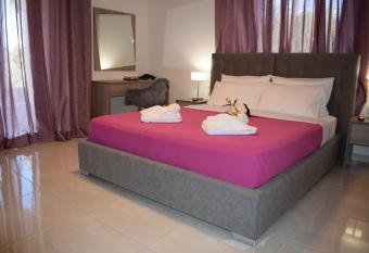 Studio Holiday Kalamata has Balcony rooms